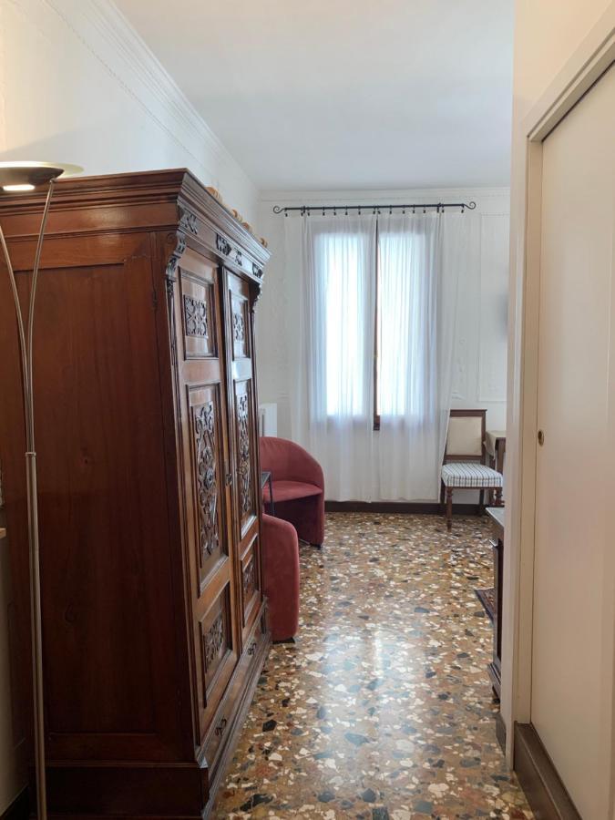 B&B Al Teatro With Canal View Venedig Eksteriør billede